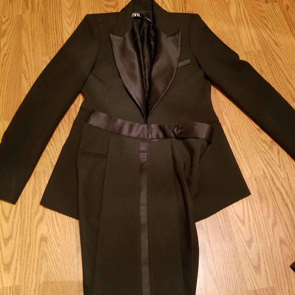 Zara womens Tuxedo